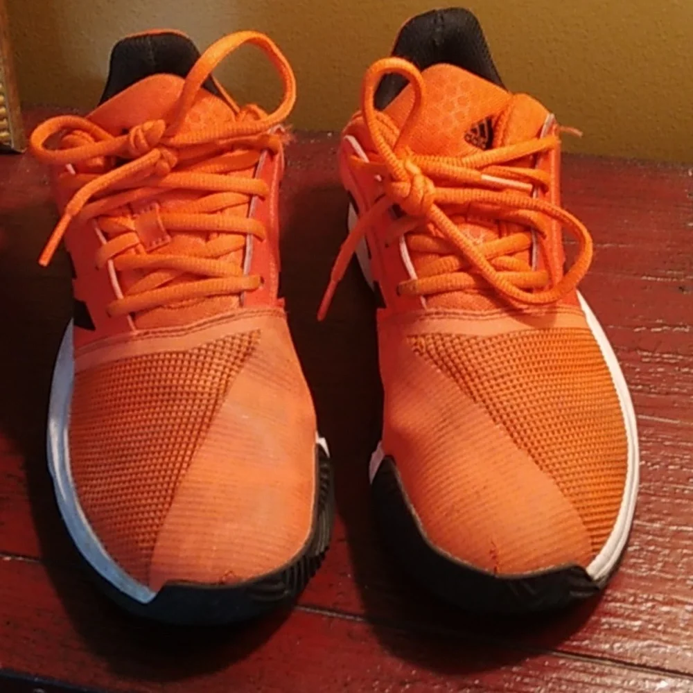 ADIDAS SIZE 6 - Picture 1 of 7
